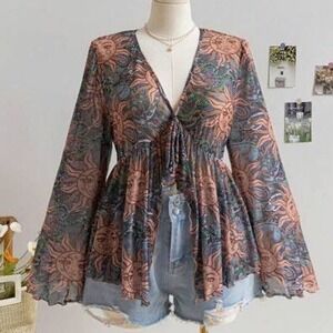 SHEIN CURVE Plus Size‎ 7X Sun Moon Celestial Print Tie Front Bell Sleeve